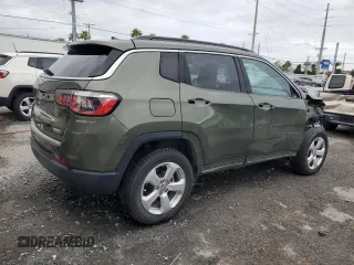 2019 Jeep Compass Latitude z VIN 3C4NJDBBXKT813862, wystawiony jako Copart lot #58957685 z przebiegiem 68 802 mil mil oraz Szkoda całkowita • Salvage title. Historia ofert i sprzedaży dostępna na DreamBid. Obrazek 3.