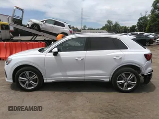 2022 Audi Q3 S line Premium Plus z VIN WA1EECF31N1045258, wystawiony jako IAAI lot #42299558 z przebiegiem 19 332 mil mil oraz . Historia ofert i sprzedaży dostępna na DreamBid. Obrazek 14.
