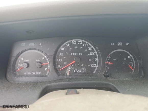 2005 Ford Crown Victoria LX with VIN 2FAFP74W95X147431, listed as a Copart auction lot 73487374 with 203,107 mi miles and Non Repairable. Bid and sale history available at carsss.com. Image 9.