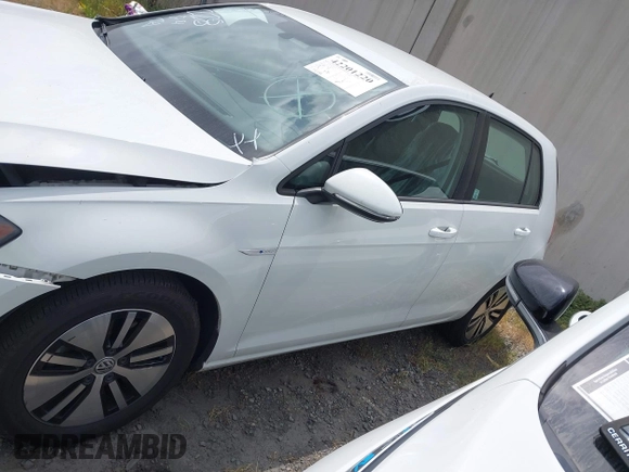 2017 Volkswagen Golf SE с VIN WVWKR7AU8HW953556, выставлен на аукционе IAAI как лот 42201220 с пробегом 74 711 миль миль и . История ставок и продаж доступна на DreamBid. Изображение 14.