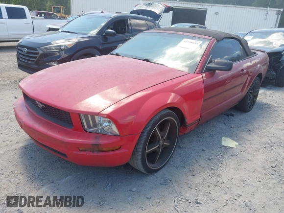 2008 Ford Mustang Deluxe with VIN 1ZVHT84N985188172, listed as a IAAI auction lot 42738693 with 165,837 mi miles and . Bid and sale history available at DreamBid. Image 2.