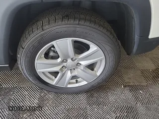 2022 Jeep Compass Latitude z VIN 3C4NJDBB2NT205936, wystawiony jako IAAI lot #42885857 z przebiegiem 39 157 mil mil oraz . Historia ofert i sprzedaży dostępna na DreamBid. Obrazek 32.