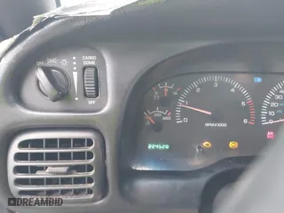 2001 Dodge Ram 1500 with VIN 3B7HC13Z11M296543, listed as a IAAI auction lot 41302280 with 224,528 mi miles. Bid and sale history available at carsss.com. Image 7.
