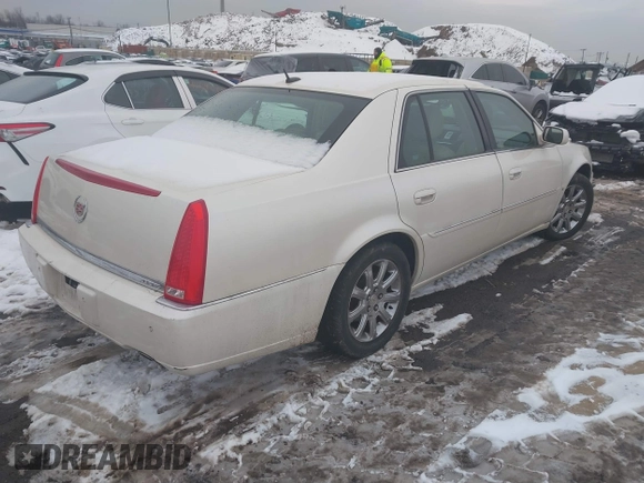2008 Cadillac DTS 1SA z VIN 1G6KD57Y48U110756, wystawiony jako IAAI lot #41553056 z przebiegiem 67 930 mil mil oraz . Historia ofert i sprzedaży dostępna na DreamBid. Obrazek 4.