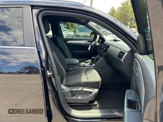 2020 Volkswagen Atlas S with VIN 1V2GC2CA3LC225388, listed as a Copart auction lot 62426205 with 133,709 mi miles and Clean title. Bid and sale history available at DreamBid. Image 5.