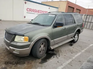 2004 Ford Expedition Eddie Bauer with VIN 1FMFU17L84LA29511, listed as a Copart auction lot 48198895 with 205,045 mi miles and Salvage Title. Bid and sale history available at carsss.com. Image 1.