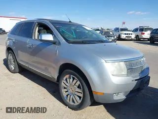2010 Lincoln MKX with VIN 2LMDJ6JC9ABJ00706, listed as a IAAI auction lot 42043882 with 182,002 mi miles. Bid and sale history available at carsss.com. Image 1.