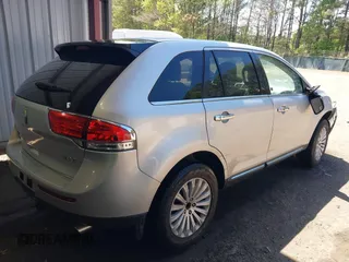 2012 Lincoln MKX with VIN 2LMDJ6JK8CBL03189, listed as a IAAI auction lot 42039099 with 202,689 mi miles. Bid and sale history available at carsss.com. Image 4.