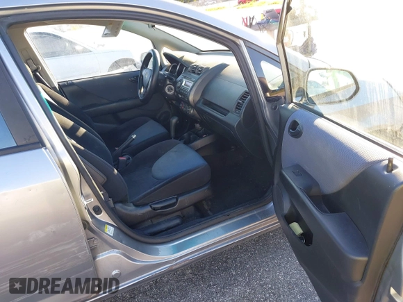 2007 Honda Fit with VIN JHMGD38447S039540, listed as a IAAI auction lot 40985790 with 227,295 mi miles. Bid and sale history available at carsss.com. Image 5.