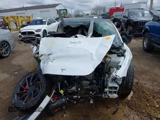 2024 Tesla Model 3 Performance z VIN 5YJ3E1ETXRF820656, wystawiony jako IAAI lot #42084717 z przebiegiem Nie podano mil oraz . Historia ofert i sprzedaży dostępna na DreamBid. Obrazek 12.