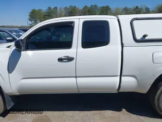 2017 Toyota Tacoma SR z VIN 5TFRX5GN9HX093461, wystawiony jako IAAI lot #41892559 z przebiegiem 159 986 mil mil oraz . Historia ofert i sprzedaży dostępna na DreamBid. Obrazek 15.