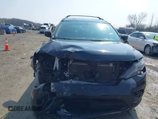 2019 Nissan Pathfinder S z VIN 5N1DR2MM8KC637926, wystawiony jako IAAI lot #41903395 z przebiegiem 84 436 mil mil oraz . Historia ofert i sprzedaży dostępna na DreamBid. Obrazek 6.