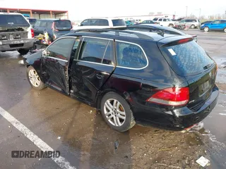2010 Volkswagen Jetta SE z VIN 3VWTX7AJ9AM604277, wystawiony jako IAAI lot #41048631 z przebiegiem 103 246 mil mil oraz . Historia ofert i sprzedaży dostępna na DreamBid. Obrazek 3.