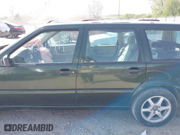 1998 Volvo V70 GLT with VIN YV1LW5675W2420633, listed as a IAAI auction lot 42117111 with 92,644 mi miles and . Bid and sale history available at DreamBid. Image 15.