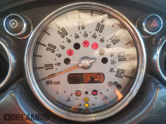 2007 MINI Convertible S z VIN WMWRH33507TL95604, wystawiony jako Copart lot #53272395 z przebiegiem 94 957 mil mil oraz Szkoda całkowita • Salvage title. Historia ofert i sprzedaży dostępna na DreamBid. Obrazek 9.