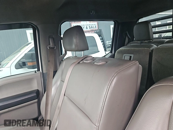 2017 Ford F-250 Lariat with VIN 1FT7W2BT5HEE20741, listed as a IAAI auction lot 42737693 with 231,886 mi miles and . Bid and sale history available at DreamBid. Image 4.