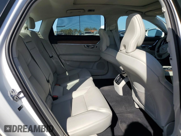 2020 Volvo S90 Inscription with VIN LVYA22MLXLP174001, listed as a Copart auction lot 84038564 with 33,215 mi miles and Clean Title. Bid and sale history available at carsss.com. Image 10.