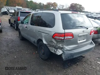 2003 Toyota Sienna CE with VIN 4T3ZF19C93U551570, listed as a IAAI auction lot 40961703 with 285,644 mi miles. Bid and sale history available at carsss.com. Image 3.