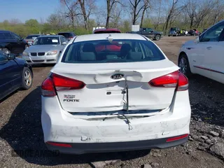 2018 Kia Forte LX with VIN 3KPFL4A7XJE172243, listed as a IAAI auction lot 41957937 with 105,221 mi miles. Bid and sale history available at carsss.com. Image 16.
