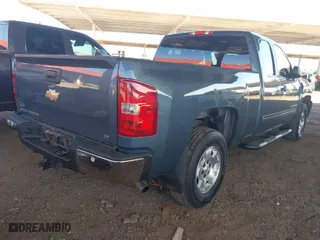 2011 Chevrolet Silverado 1500 LT with VIN 1GCRCSE06BZ150373, listed as a IAAI auction lot 41760988 with 118,941 mi miles. Bid and sale history available at carsss.com. Image 4.