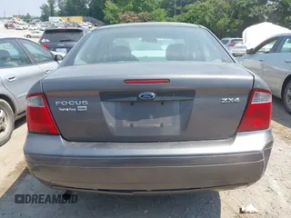 2005 Ford Focus S с VIN 1FAFP34N35W180596, выставлен на аукционе IAAI как лот 42569508 с пробегом 176 810 миль миль и . История ставок и продаж доступна на DreamBid. Изображение 16.
