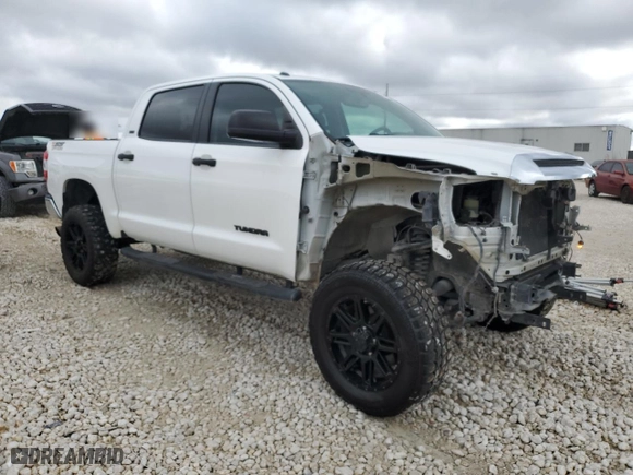 2017 Toyota Tundra 2WD SR5 with VIN 5TFEM5F10HX121539, listed as a Copart auction lot 85421144 with 90,615 mi miles and Salvage Title. Bid and sale history available at carsss.com. Image 4.
