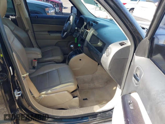 2014 Jeep Patriot Limited z VIN 1C4NJPCB2ED533427, wystawiony jako IAAI lot #42456778 z przebiegiem 120 649 mil mil oraz . Historia ofert i sprzedaży dostępna na DreamBid. Obrazek 5.