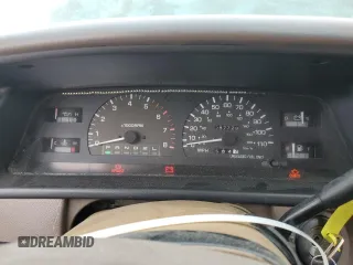1996 Toyota T100 DX z VIN JT4TN12D2T0026690, wystawiony jako Copart lot #52937955 z przebiegiem 287 729 mil mil oraz Tytuł czysty. Historia ofert i sprzedaży dostępna na DreamBid. Obrazek 9.