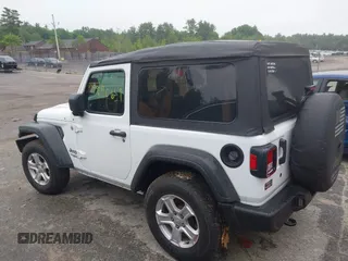2019 Jeep Wrangler Sport S z VIN 1C4GJXAG0KW583315, wystawiony jako IAAI lot #39990649 z przebiegiem 32 768 mil mil oraz . Historia ofert i sprzedaży dostępna na DreamBid. Obrazek 14.