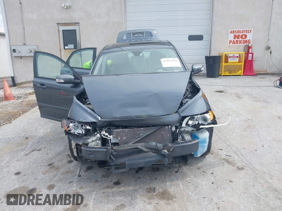 2009 Volvo S40 2.4L with VIN YV1MS382492458140, listed as a IAAI auction lot 41959438 with 119,499 mi miles. Bid and sale history available at carsss.com. Image 13.