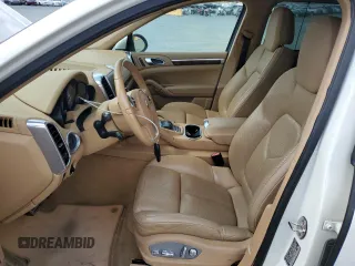 2012 Porsche Cayenne S Hybrid z VIN WP1AE2A27CLA90198, wystawiony jako Copart lot #47354655 z przebiegiem 119 312 mil mil oraz Tytuł czysty. Historia ofert i sprzedaży dostępna na DreamBid. Obrazek 7.