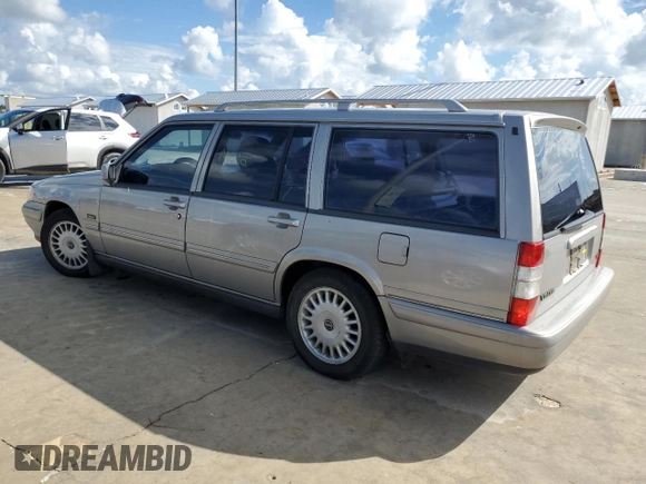 1995 Volvo 960 с VIN YV1KW9617S1025139, выставлен на аукционе Copart как лот 74299394 с пробегом 92 545 миль миль и Списание • Salvage title. История ставок и продаж доступна на DreamBid. Изображение 2.