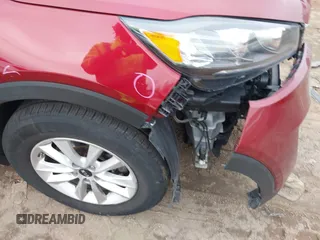 2019 Kia Sorento L with VIN 5XYPG4A35KG512845, listed as a IAAI auction lot 41716900 with 90,950 mi miles. Bid and sale history available at carsss.com. Image 6.