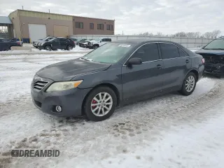 2011 Toyota Camry LE z VIN 4T4BF3EK1BR180959, wystawiony jako Copart lot #88010265 z przebiegiem Nie podano mil oraz Szkoda całkowita • Salvage title. Historia ofert i sprzedaży dostępna na DreamBid. Obrazek 1.