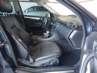 2005 Mercedes-Benz C 230 Kompressor с VIN WDBRF40J55F651844, выставлен на аукционе IAAI как лот 42831284 с пробегом 163 479 миль миль и . История ставок и продаж доступна на DreamBid. Изображение 5.