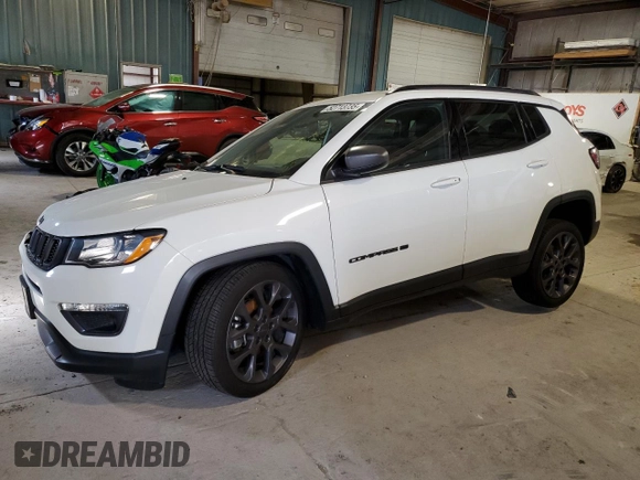 2021 Jeep Compass 80th Anniversary с VIN 3C4NJDEB7MT519060, выставлен на аукционе Copart как лот 52713735 с пробегом 53 394 миль миль и Списание • Salvage title. История ставок и продаж доступна на DreamBid. Изображение 1.
