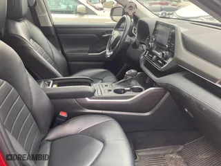 2022 Toyota Highlander XLE with VIN 5TDHZRBH5NS584772, listed as a Copart auction lot 51858845 with 63,157 mi miles and Clean Title. Bid and sale history available at carsss.com. Image 5.