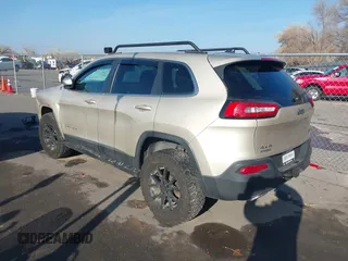 2015 Jeep Cherokee Latitude with VIN 1C4PJMCS4FW578401, listed as a IAAI auction lot 41014082 with 127,465 mi miles. Bid and sale history available at carsss.com. Image 3.