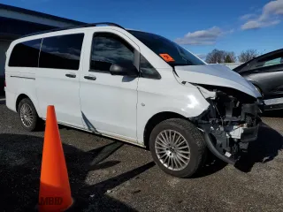 2018 Mercedes-Benz Metris Passenger Van with VIN WD4PG2EE7J3475970, listed as a Copart auction lot 80128174 with 0 mi miles and Salvage Title. Bid and sale history available at carsss.com. Image 4.