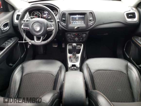 2019 Jeep Compass Latitude z VIN 3C4NJCBBXKT615468, wystawiony jako Copart lot #57355845 z przebiegiem 74 164 mil mil oraz Szkoda całkowita • Salvage title. Historia ofert i sprzedaży dostępna na DreamBid. Obrazek 8.