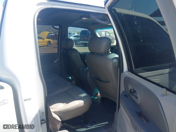 2001 Ford F-150 SuperCrew XLT with VIN 1FTRW07L51KC49955, listed as a IAAI auction lot 42035123 with 396,961 mi miles. Bid and sale history available at carsss.com. Image 8.