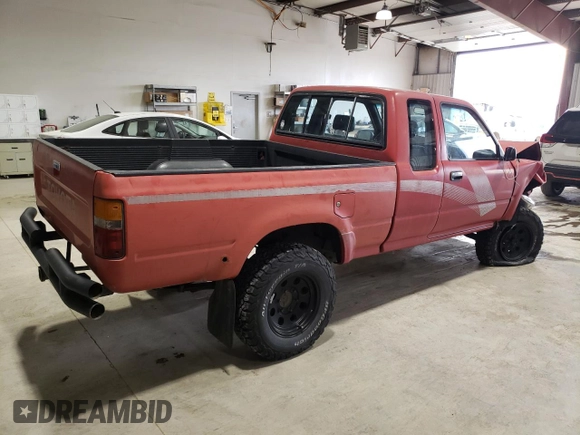 1989 Toyota Pickup с VIN JT4RN13P7K0007179, выставлен на аукционе Copart как лот 47579205 с пробегом 203 439 миль миль и Списание • Salvage title. История ставок и продаж доступна на DreamBid. Изображение 3.