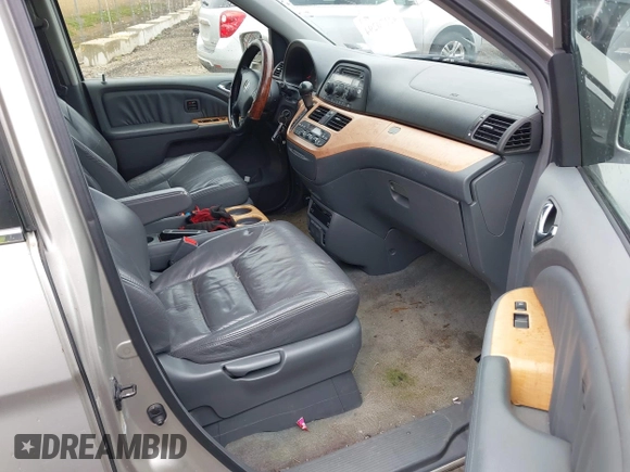2006 Honda Odyssey TOURING with VIN 5FNRL38836B102719, listed as a IAAI auction lot 42170294 with 180,956 mi miles. Bid and sale history available at carsss.com. Image 5.