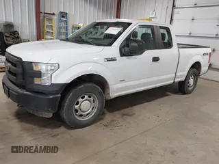 2015 Ford F-150 XLT with VIN 1FTEX1EP6FKE21697, listed as a IAAI auction lot 41960136 with 199,653 mi miles. Bid and sale history available at carsss.com. Image 17.
