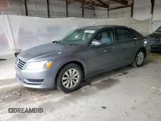 2014 Volkswagen Passat S z VIN 1VWAT7A36EC106565, wystawiony jako Copart lot #53965625 z przebiegiem 130 936 mil mil oraz Szkoda całkowita • Salvage title. Historia ofert i sprzedaży dostępna na DreamBid. Obrazek 1.