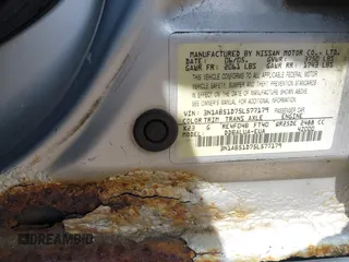 2005 Nissan Sentra SE-R z VIN 3N1AB51D75L577179, wystawiony jako IAAI lot #42351820 z przebiegiem 209 310 mil mil oraz . Historia ofert i sprzedaży dostępna na DreamBid. Obrazek 9.