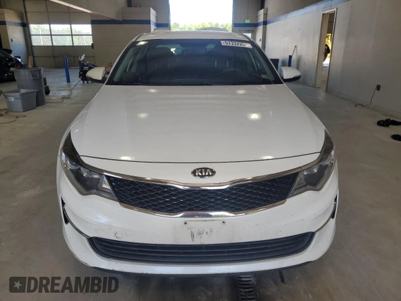2016 Kia Optima LX z VIN KNAGT4L34G5073515, wystawiony jako Copart lot #57332295 z przebiegiem 171 308 mil mil oraz Szkoda całkowita • Salvage title. Historia ofert i sprzedaży dostępna na DreamBid. Obrazek 5.
