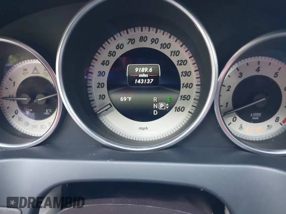 2015 Mercedes-Benz E-Class E 400 with VIN WDDKJ6FB5FF294900, listed as a IAAI auction lot 42067425 with 143,137 mi miles. Bid and sale history available at carsss.com. Image 7.