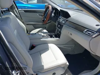 2014 Mercedes-Benz E 350 Sport z VIN WDDHF5KB0EA859397, wystawiony jako IAAI lot #41996300 z przebiegiem 110 196 mil mil oraz . Historia ofert i sprzedaży dostępna na DreamBid. Obrazek 5.