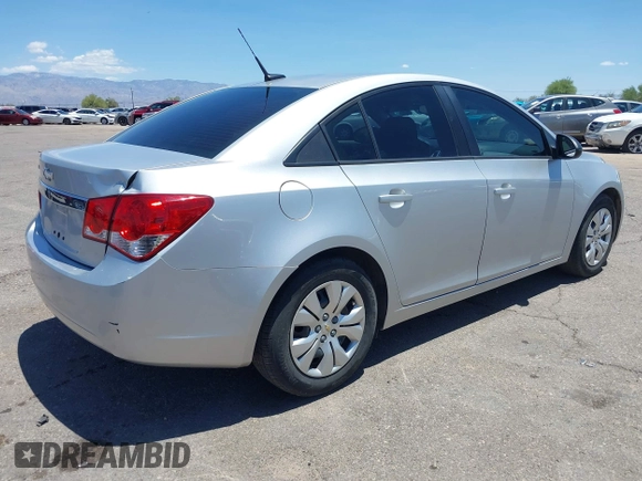2014 Chevrolet Cruze LS z VIN 1G1PA5SH6E7448472, wystawiony jako IAAI lot #42428958 z przebiegiem 105 872 mil mil oraz . Historia ofert i sprzedaży dostępna na DreamBid. Obrazek 4.